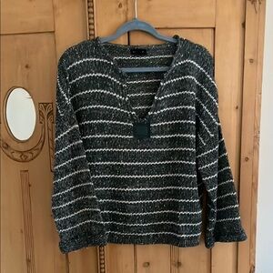 Blu Pepper Green and White V-Neck Sweater